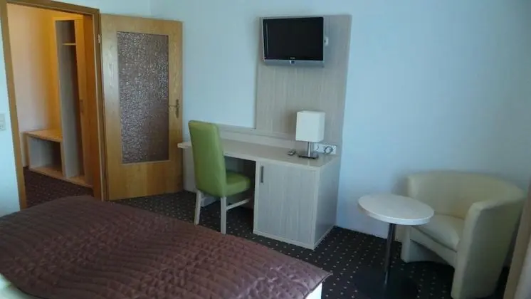 Comfort Tek Büyük Yataklı Oda
