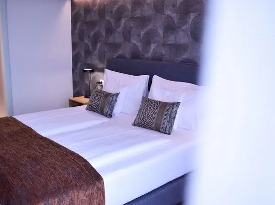 Tek Büyük veya İki Ayrı Yataklı Oda, Balkon