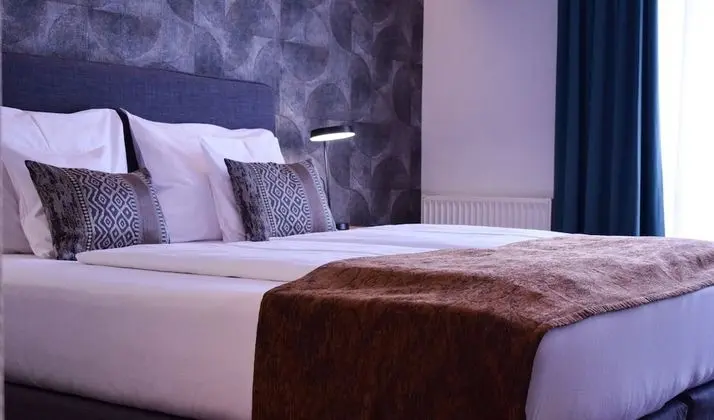 Tek Büyük veya İki Ayrı Yataklı Oda, Balkon