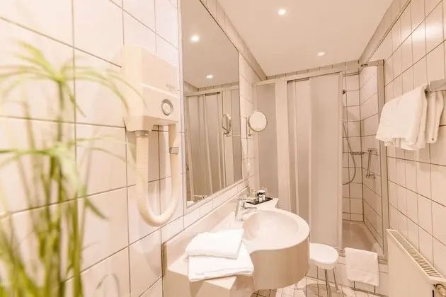 Comfort Tek Büyük Yataklı Oda