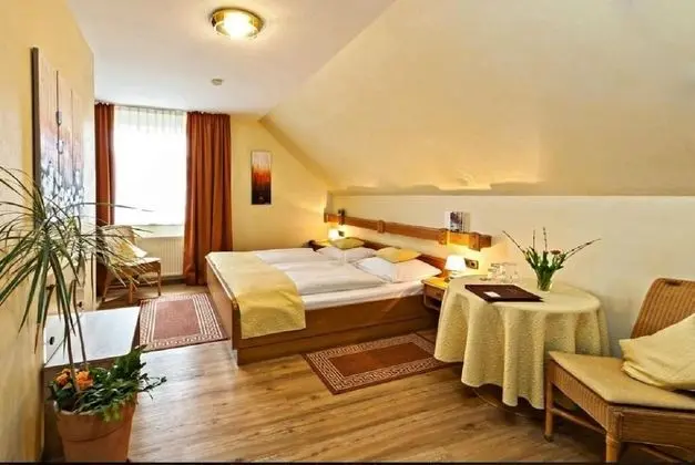 Tek Büyük Yataklı Oda, 1 Büyük (Queen) Boy Yatak, Sigara İçilmez