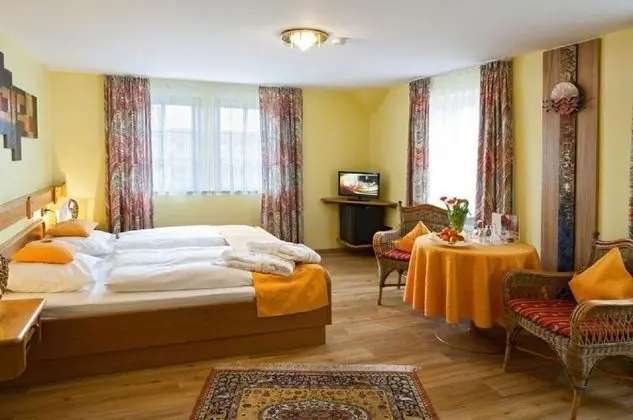 Tek Büyük Yataklı Oda, 1 Büyük (Queen) Boy Yatak, Sigara İçilmez