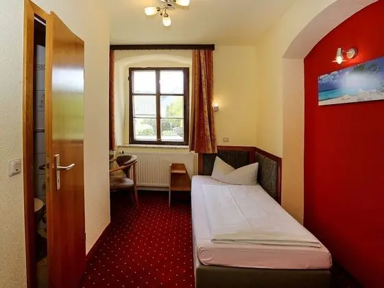 Basic Tek Kişilik Oda, Banyolu/Duşlu