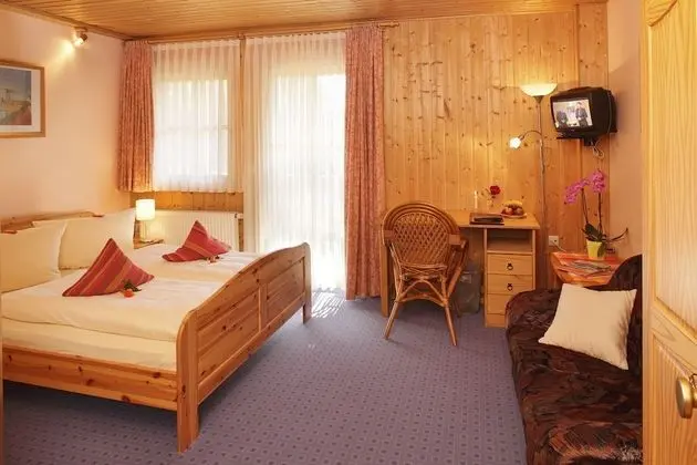 Classic Tek Büyük Yataklı Oda