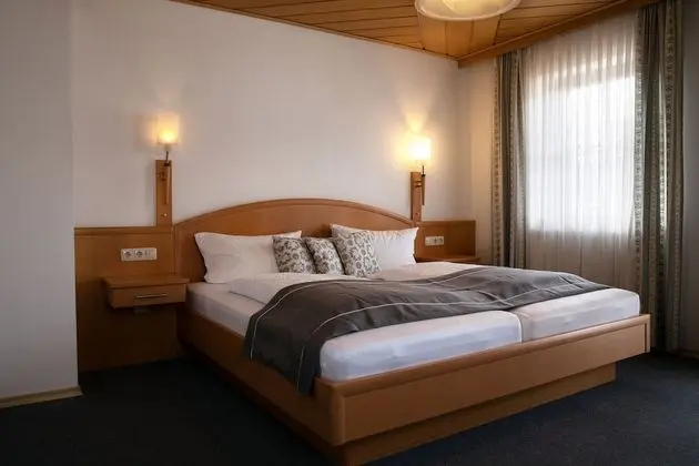 Standard Tek Büyük Yataklı Oda (Landhotel)