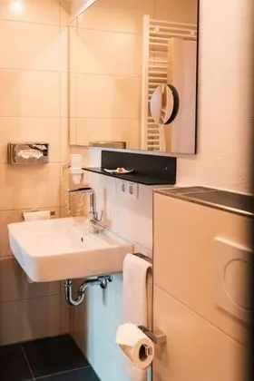 Büyük Yataklı Tek Kişilik Oda