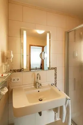 Comfort Büyük Yataklı Tek Kişilik Oda