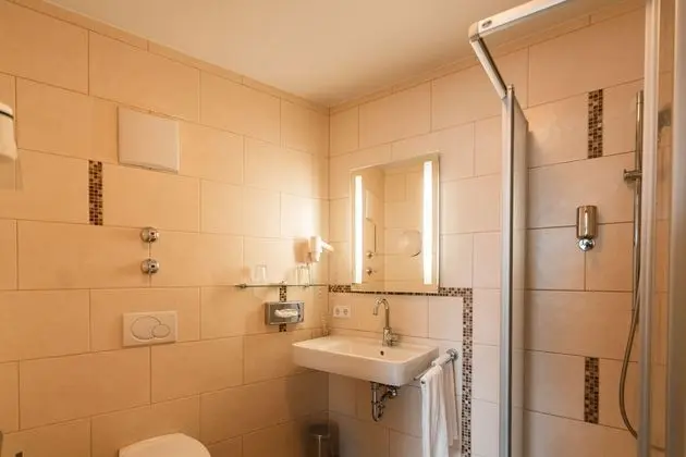 Comfort Büyük Yataklı Tek Kişilik Oda