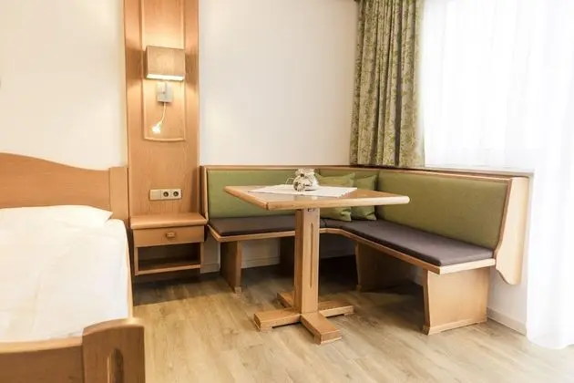 Classic Tek Büyük Yataklı Oda (DZC)