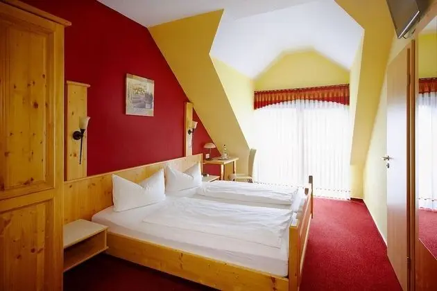 Tek Büyük Yataklı Oda, Balkon