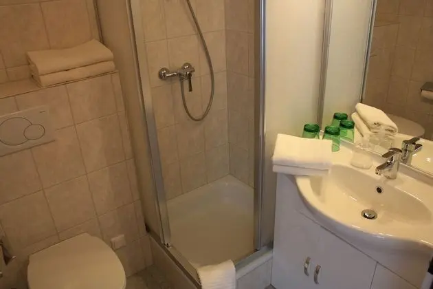 Tek Büyük Yataklı Oda, Balkon