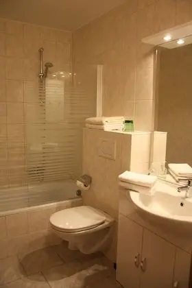 Tek Büyük Yataklı Oda, Balkon