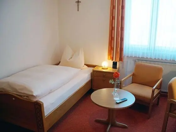 Tek Kişilik Oda, 1 Tek Kişilik Yatak, Sigara İçilmez