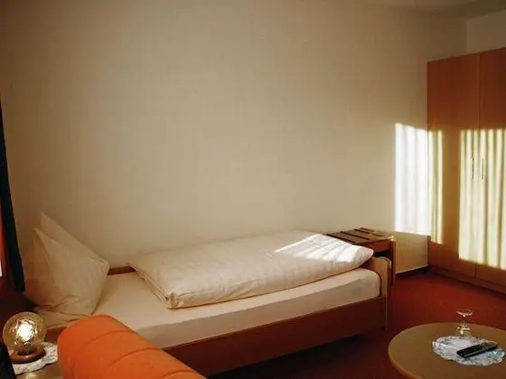 Tek Kişilik Oda, 1 Tek Kişilik Yatak, Sigara İçilmez