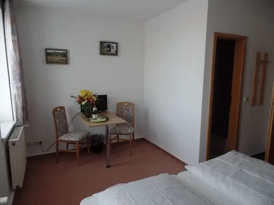 Basic Tek Büyük veya İki Ayrı Yataklı Oda