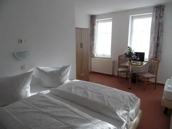 Basic Üç Kişilik Oda