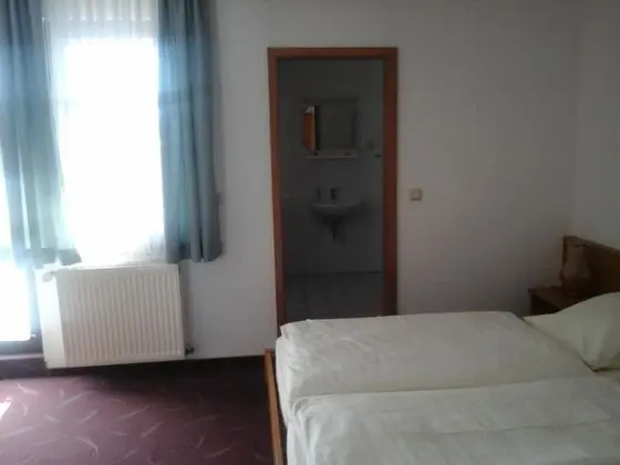 Tek Büyük Yataklı Oda, Balkon