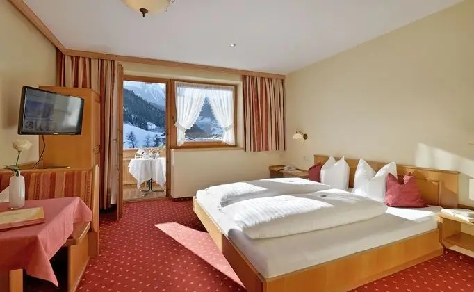 Tek Büyük Yataklı Oda (B)