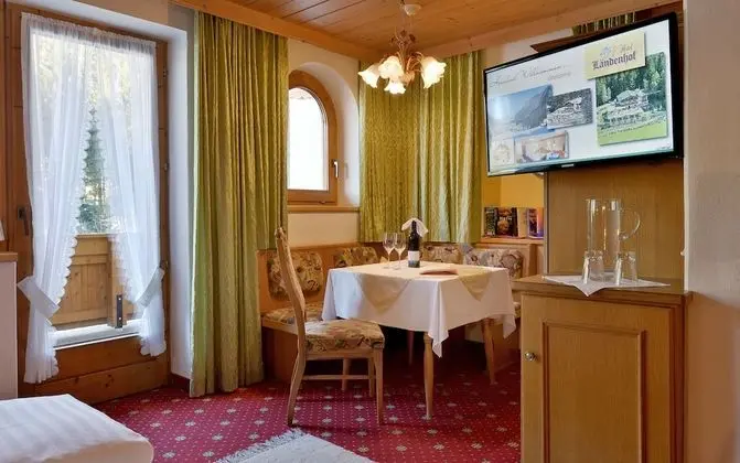 Tek Büyük Yataklı Oda (B)