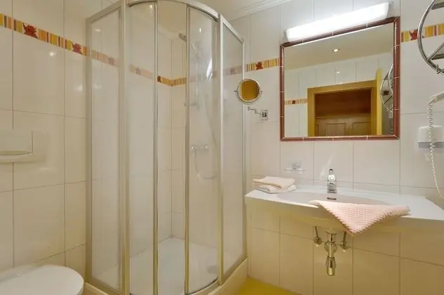 Üç Kişilik Oda (A)