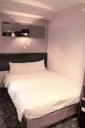 Üç Kişilik Oda