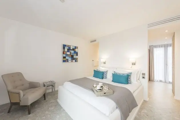 Tek Büyük Yataklı Oda (Efcharisto)