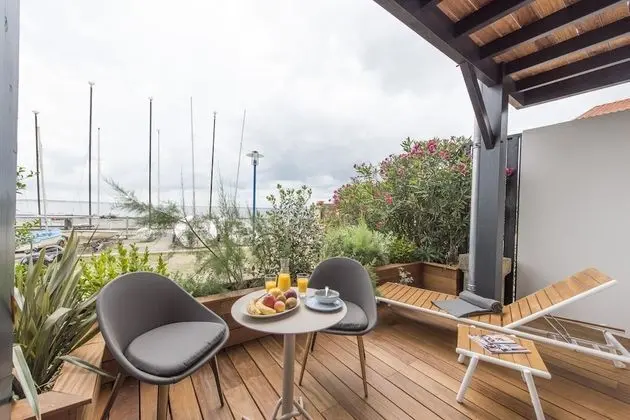 Tek Büyük Yataklı Oda (Efcharisto)