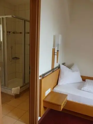 Üç Kişilik Oda, Özel Banyo