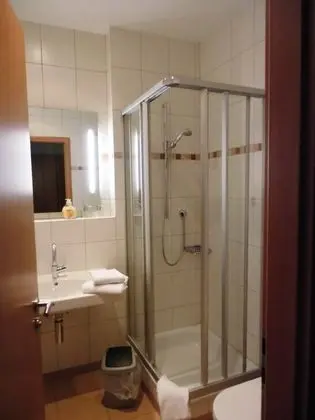 Üç Kişilik Oda, Özel Banyo