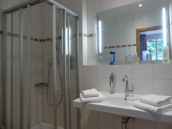 Üç Kişilik Oda, Özel Banyo