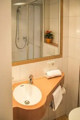 Standard Tek Büyük Yataklı Oda, Balkon (B)
