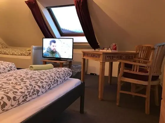 Basic Üç Kişilik Oda