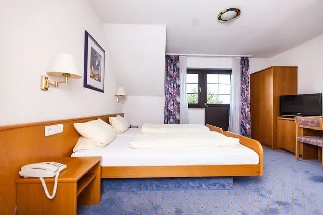 Comfort Tek Büyük veya İki Ayrı Yataklı Oda