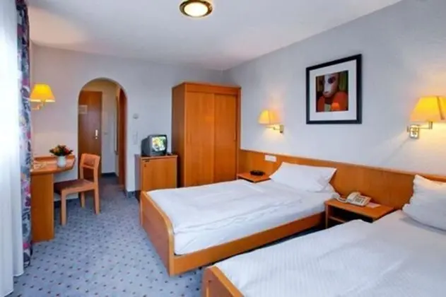 Comfort Tek Büyük veya İki Ayrı Yataklı Oda