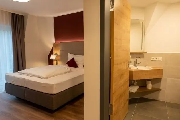 Comfort Tek Büyük Yataklı Oda (with Loggia)