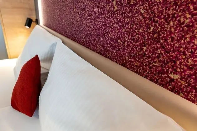 Comfort Tek Büyük Yataklı Oda (with Loggia)