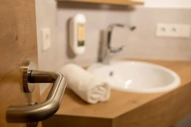 Comfort Tek Büyük Yataklı Oda (with Loggia)