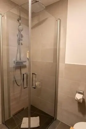 Comfort Tek Büyük Yataklı Oda (with Loggia)