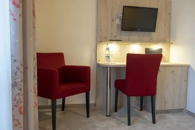 Tek Kişilik Oda, Sigara İçilmez, Buzdolabı