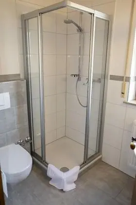 Tek Kişilik Oda, Sigara İçilmez, Buzdolabı