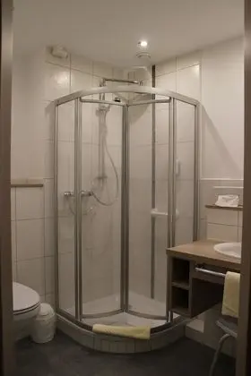 Classic Tek Büyük Yataklı Oda