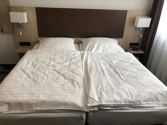 Basic Tek Büyük Yataklı Oda