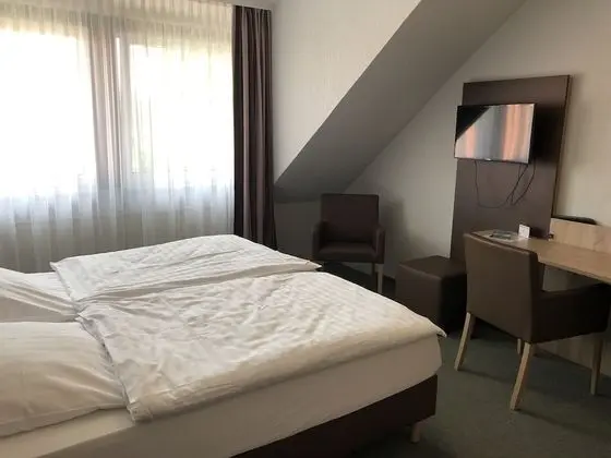 Basic Tek Büyük Yataklı Oda