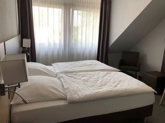 Basic Tek Büyük Yataklı Oda