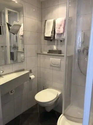 Basic Tek Büyük Yataklı Oda
