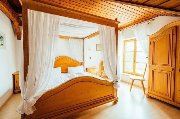 Basic Üç Kişilik Oda