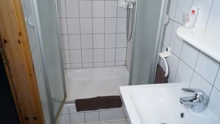 Tek Kişilik Oda, Banyolu/Duşlu