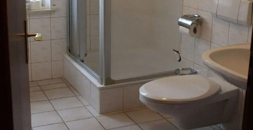 Basic Tek Büyük Yataklı Oda