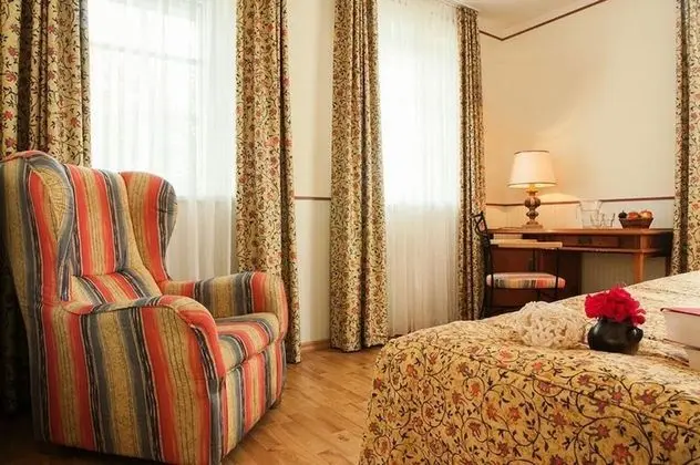 Classic Tek Büyük Yataklı Oda