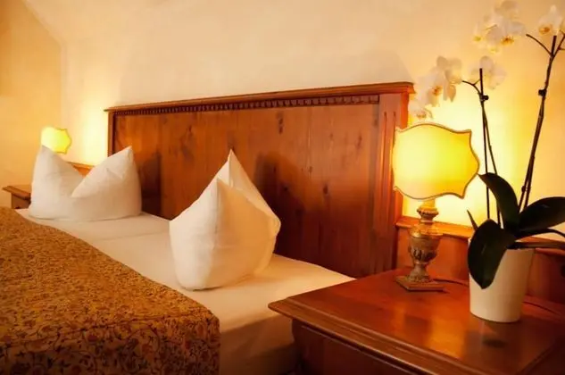 Classic Tek Büyük Yataklı Oda